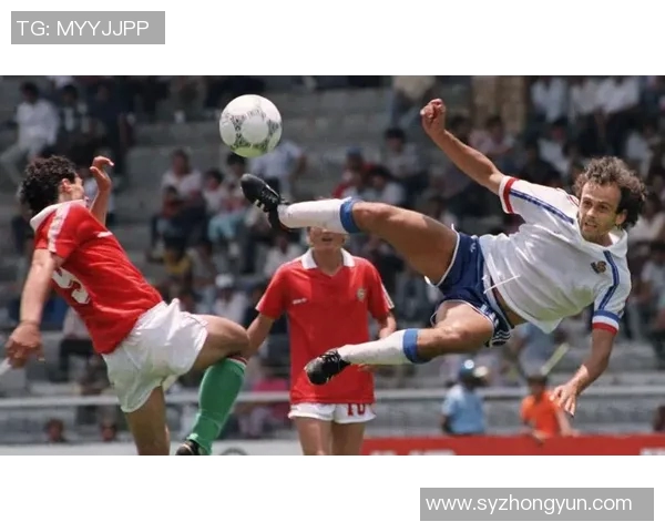 11号传奇足球明星的辉煌历程与影响力解析 11号传奇足球明星的辉煌历程与影响力解析