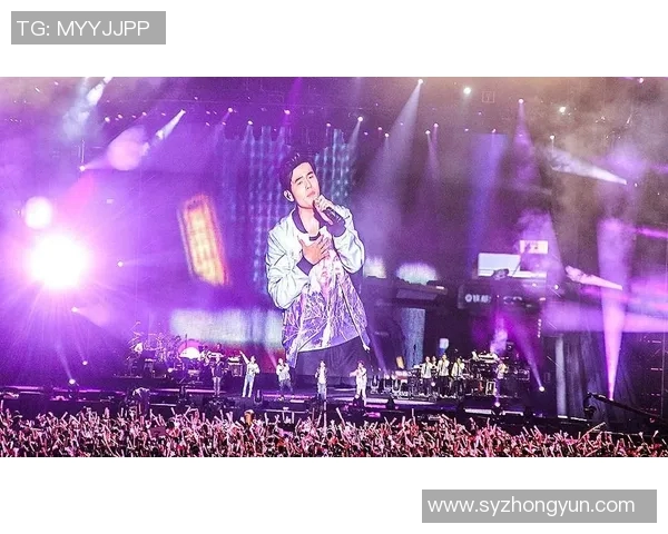 周杰伦与足球明星亲密互动共谱音乐与体育的精彩篇章 周杰伦与足球明星亲密互动共谱音乐与体育的精彩篇章