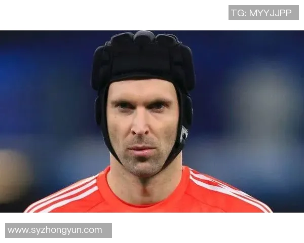 戴头套的足球明星们如何在赛场上展现风采与个性 戴头套的足球明星们如何在赛场上展现风采与个性